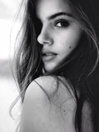 Black And White Self Portrait Ideas Best Photography Poses Tumblr Boudoir Ideas Boudoir Photos Poses Portrait Photography Women Fashion Photography Poses