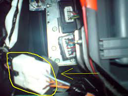 Beberapa klip mungkin sudah rosak di bahagian belakang 'trim' pintu atau papan pemukanya. Eilarazi Diy Cara Untuk Kurangkan Bunyi Dalaman Kereta Proton Persona V3