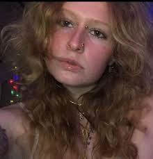 Tori Crawford's Instagram, Twitter & Facebook