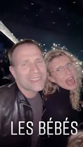 Diffusé le 29 novembre 2001 réalisateur : Alexandra Lamy S Eclate Au Concert D Angele Avec Son Ex Et Leur Fille