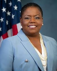 Jennifer Riley's Instagram, Twitter & Facebook