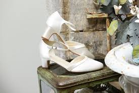 Auf hochzeiten ist eine fröhliche stimmung angesagt. Brautschuhe Kollektion 2021 Online Kaufen Braut Boutique