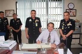 Jalan pudu, 55100 kuala lumpur, malaysia alamat poskod: Dr Ahmad Samsuri Mokhtar Ø¯Ø± ØªÙˆÛŒÛŒØªØ± Sebelum Mempengerusikan Majlis Mesyuarat Kerajaan Negeri Pada Hari Rabu Baru Ini Hadir Ke Ibu Pejabat Polis Daerah Ipd Kuala Terengganu Atas Urusan Permohonan Pemilikan Senjata Api