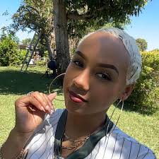 Restaurant serves up Jamaican favorites at its grand opening.