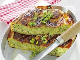 Come la torta salata di patate cipolle e formaggio, che esalta il saporito ripieno rustico con il profumo delle erbe aromatiche che si sprigiona dall'involucro di pasta brisé. Torte Salate Vegetariane Le Migliori Ricette Sale Pepe