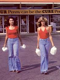 2.8 out of 5 stars 23. 45 Incredible Street Style Shots From The 70s 70s Inspired Fashion 70s Fashion Retro Fashion