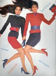 Late 80s and early 90s;estee lauder ads starring gorgeous poulina porizkova were so breathtaking,i love her she is so beautiful with or without make up. Best 80 S Fashion Look Christy Turlington Paulina Porizkova In Versace 1988 Photo By Richard Avedon Fashion Diiary 1 Source For Fashion Lifestyle Inspiration