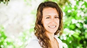 Eve Cohen's Instagram, Twitter & Facebook