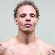 Mykquan Williams vs. Lavisas Williams, Heroes