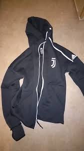 Juventus football club is proud to present to its supporters, and football lovers of the world its o. Veste Juventus 2018 2019 Vinted