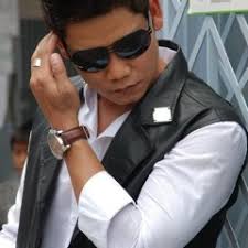 Listen to រដឺនមានស្នេហ៍