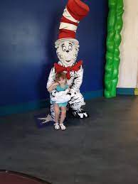 Meet N Greet Monday Cat In The Hat Characters Disfamilytravels Cat In The Hat Characters Universal Islands Of Adventure Cats