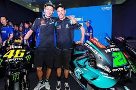 Valentino Rossi Resmi Gabung Petronas Yamaha Srt Pada Motogp 2021 Di 2020 Valentino Rossi Tandem Motogp