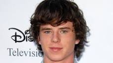 Why You Haven't Seen Charlie McDermott From The Middle On Screen ...