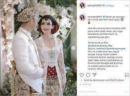 Agar wajah pangling saat menikah lakukan perawatan wajah, kamu bisa datang ke klink kecantikan untuk perawatan. Bak Putri Jawa Sungguhan Riasan Wajah Karina Nadila Saat Nikah Tuai Pujian
