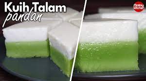 Lapisan bawah bahan a 200 gm tepung beras 250 ml santan pekat 450 ml air 1 sb tepung jagung 150 gm gula caster 1 sk garam 200. Resepi Kuih Talam Pandan Lembut Dan Sedap Youtube