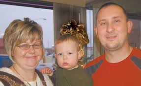 Schneiders turn in their aprons after 31 years at Daylight Donuts