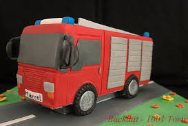 Torte Fondant Feuerwehrauto Geburtstagstorte Feuerwehrauto Kuchen Torte Kindergeburtstag Feuerwehr Feuerwehrauto