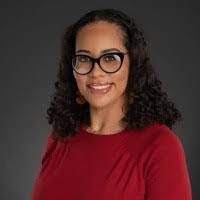 Elizabeth Lampley's Instagram, Twitter & Facebook