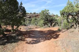 Red fleet state park and reservoir is a hidden gem on highway 191. Gjhikes Com Red Fleet Dinosaur Tracks
