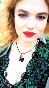 Laura Sidor's Instagram, Twitter & Facebook