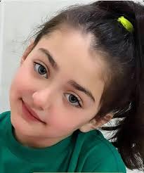 What does this guy tell his girlfriend before him?