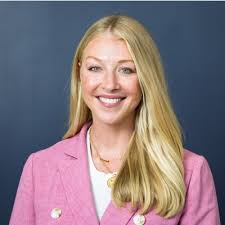 First day at LinkedIn in the books! Stoked to begin this new chapter as an  Account Executive in a new city all while surrounded by incredible folks.  Huge thanks to Suzanne Krakover