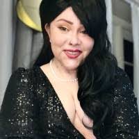 Lisa Blakney's Instagram, Twitter & Facebook