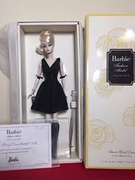Barbie Silkstone Classic Black Dress Spanish Convention 2016 Nrfb Platinum Label Ebay Barbie Classic Black Dress Barbie Dolls