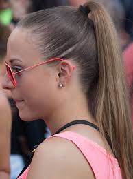 (anatomy) hair (a pigmented keratinaceous growth on the human head). Ekor Kuda Wikipedia Bahasa Indonesia Ensiklopedia Bebas