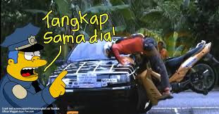 Semuanya siaga 24 jam demi keamanan dan ketertiban masyarakat. Kalau Korang Langgar Peragut Dengan Kereta Adakah Korang Akan Didakwa Soscili