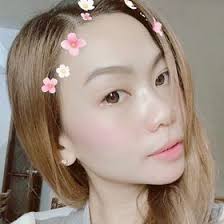 Lorraine Camacho (raineycamacho)