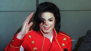 وُلد مايكل جاكسون في 29 آب/ أغسطس عام 1959، في مدينة غاري بولاية إنديانا، لأسرةٍ أمريكيةٍ من أصول أفريقية، وكانت أسرته من الطبقة العاملة، مايكل هو ثامن أطفال العائلة البالغ. The Strange Story Of Those Supposedly Fake Michael Jackson Songs Npr
