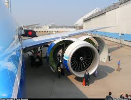 It said 128 jets should be suspended until inspections are carried out. The Ge90 115b Turbofan Engines That Power The Boeing 777 200lr Are So Large That Their Nacelles Are Wider Than The Entire Fuselage Of A Boeing 737 Aviacion