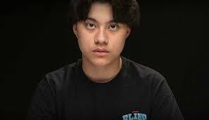 Paul Sole's Instagram, Twitter & Facebook