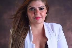 Beleza em todas as idades: explorando o uso saudável da maquiagem desde a  infância