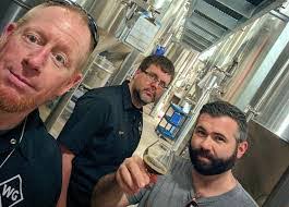 Linda Askren's Instagram, Twitter & Facebook