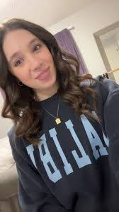 Ashley Geisler's Instagram, Twitter & Facebook