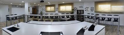 Por tanto, disponemos de numerosos expertos tanto en el arte de la cocina, así como conocidos sommeliers en vinos, cavas.que te brindaran un sin fin de sensaciones nuevas. Cursos De Cocina En Murcia
