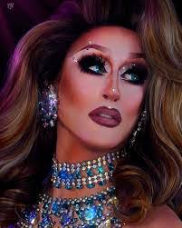 Katrina Colby's Instagram, Twitter & Facebook