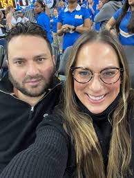 Dana Linder's Instagram, Twitter & Facebook