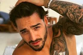 Y siempre que se va, regresa a mí y felices los 4 no importa el que dirán, somos tal para cual. Maluma Cambio La Letra De Felices Los 4 En Cierre De Desfile De Dolce Gabbana Mujer Ojo