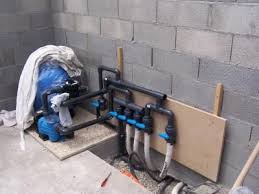 Le Montage De La Filtration Installation Provisoire Pas Le Temps Local Piscine Piscine Carrelee Piscine