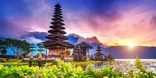 Gambar pemandangan alam ini menjadi bukti akan keindahan alam yang terdapat di beberapa penjuru dunia. Tempat Wisata Alam Di Indonesia Visitbandaaceh Com