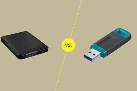 Nên mua USB hay ổ cứng gắn ngoài