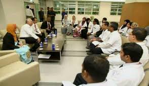 Hai semua, kesinambungan kepada kisah saya yang telah ditahan di wad selama 8 hari di hospital pakar kpj shah alam, selangor, di sini saya nak kongsikan ulasan saya mengenai perkhidmatan perubatan sepanjang tempoh penginapan saya di sana. Kerajaan Komited Sedia Khidmat Perubatan Berkualiti Pada Kadar Rendah Pak Din