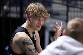 Koripallo | Miikka Muurinen valitsi Arkansasin yliopiston