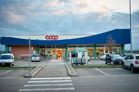 Photo finish di peter ustinov, regia di raffaele meloni, trasmessa il 24 ottobre 1966; Benvenuto In Coop Reno