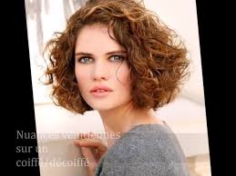 Au top durant les années hippies des décennies 60 et 70, puis petit à petit raccourcie, la coupe de cheveux homme mi long, a ensuite déserté les têtes, avant de revenir. Pin By Jean Jacques Coiffures On Coiffeur Visagiste Relooking Jean Jacques Coiffures Medium Curly Haircuts Midlength Haircuts Wavy Hairstyles Medium