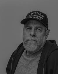 Kerry Clapper's Instagram, Twitter & Facebook